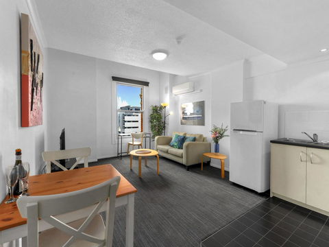 Central Brunswick Apartment Hotel - Hobart Tourism 4