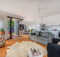 Sam's Buderim Mountain Guest House - Hobart Tourism