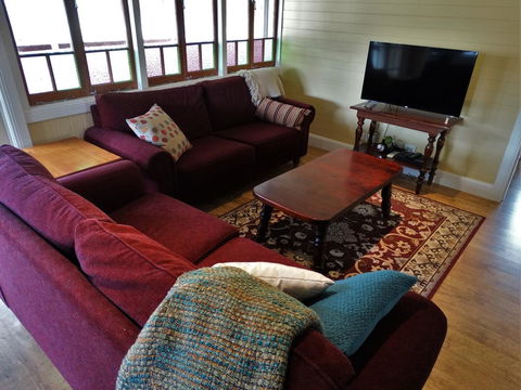 Loughmore House - Hobart Tourism 8