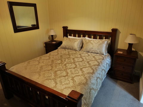 Loughmore House - Hobart Tourism 7