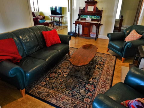 Loughmore House - Hobart Tourism 5
