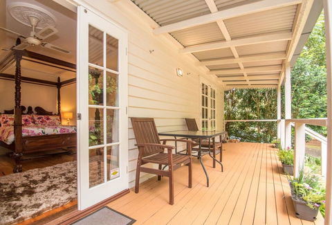 Curtis Falls Cottage - Hobart Tourism 16