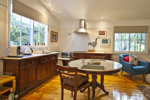 Curtis Falls Cottage - Hobart Tourism 19