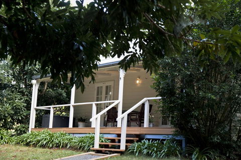 Curtis Falls Cottage - Hobart Tourism 12