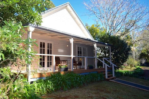 Curtis Falls Cottage - Hobart Tourism 0