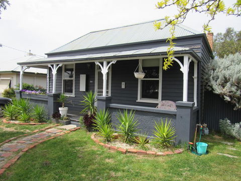 Welcome Stranger Cottage - Hobart Tourism 0