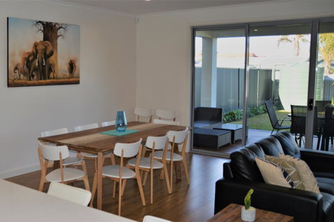 Western Breeze - Tourism TAS 2