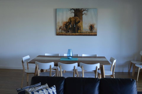 Western Breeze - Tourism TAS 3