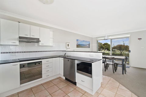 Westport Palms 14 Buller Street - Hobart Tourism 1