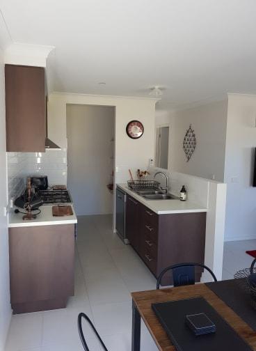 White Caps B - New Styles & Spacious Home - Hobart Tourism 2