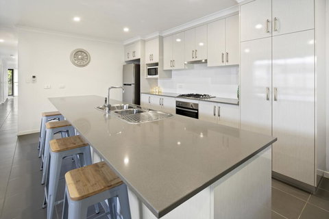 Whitsunday Family Escape - Tourism TAS 1