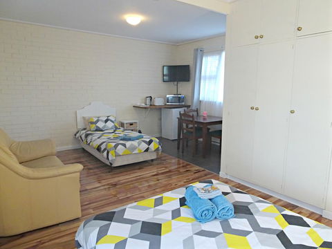 Whyalla Country Inn Motel - Hobart Tourism 1