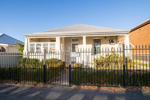 William Cottage Central Heritage Home - Hobart Tourism 3