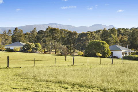 Windsors Edge Cottage Pokolbin - Hobart Tourism 1