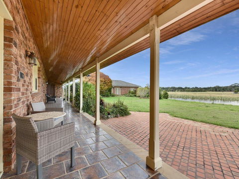 Wine Country Homestead Estate - Hobart Tourism 2