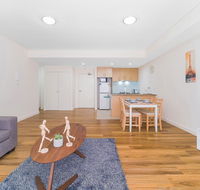 Wolli Creek Airport Serviced 2 Bedroom Apartment - Tourism TAS