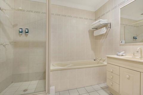 Wollongong Serviced Apartments - Tourism TAS 2