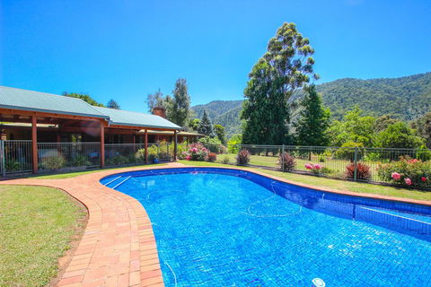 Wombat Hollow - Tourism TAS 1