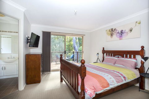 Wonder On Wattlevale - Tourism TAS 3