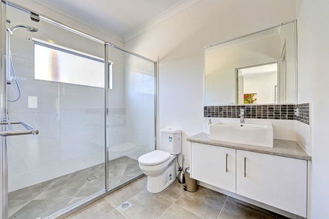 Woodgate Beach Houses - Hobart Tourism 3