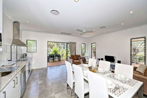Woodgate Beach Houses - Hobart Tourism 2