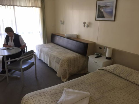 Woodmans Hill Motel - Hobart Tourism 1