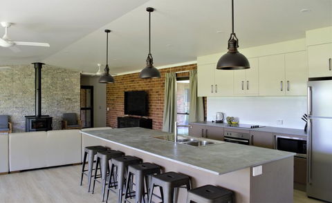 Woolshed Hill Estate - Hobart Tourism 1