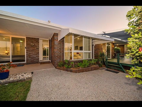 Woorim Secluded Palms Cottage - Hobart Tourism 0