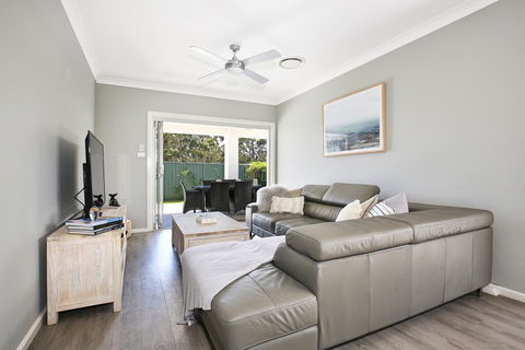 Wowly Waters - Pet Friendly - 1 Min Walk To Beach - Hobart Tourism 0