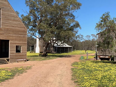 Yarrabandai Creek Homestead - Hobart Tourism 3