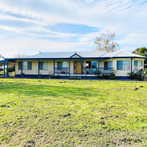 Yarragon 4 Bedroom House In Gippsland - Hobart Tourism 3