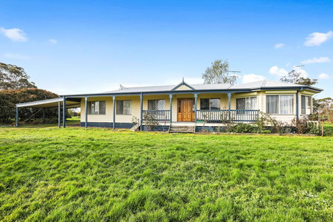 Yarragon 4 Bedroom House In Gippsland - Hobart Tourism 1