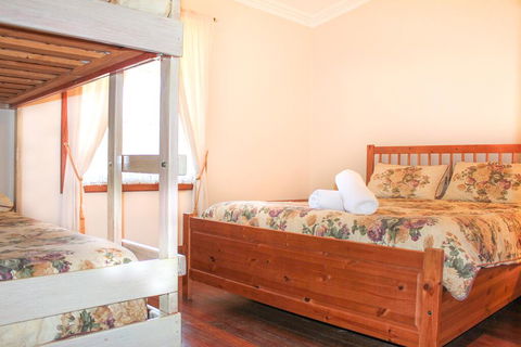 York Cottages And Burnley House - Hobart Tourism 2