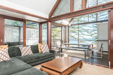 Your Luxury Escape - On The Bay - Stunning Beachfront Apartment - Hobart Tourism 0