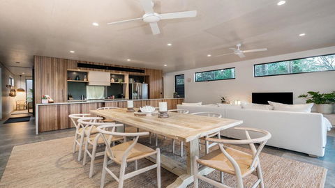 Your Luxury Escape - Tallowood - Suffolk Park - Hobart Tourism 2