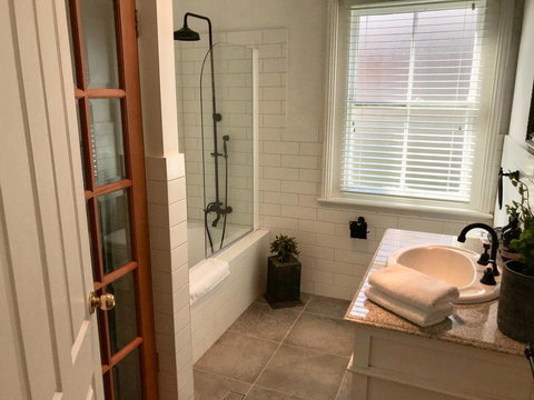 YSG The Edward Townhouse 153 - Walk To Town - Hobart Tourism 2