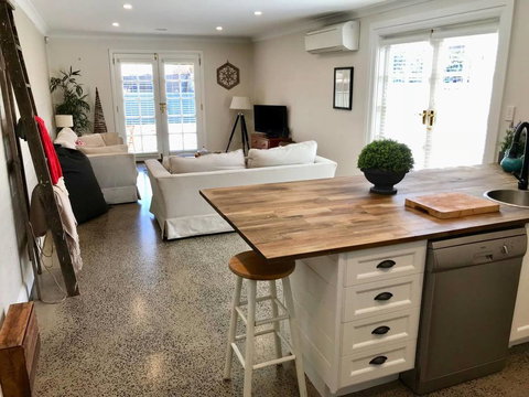 YSG The Edward Townhouse 153 - Walk To Town - Hobart Tourism 0