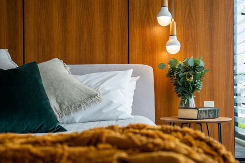 Ziba On Collins - Tourism TAS 1