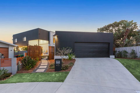 Ziba On Collins - Tourism TAS 0