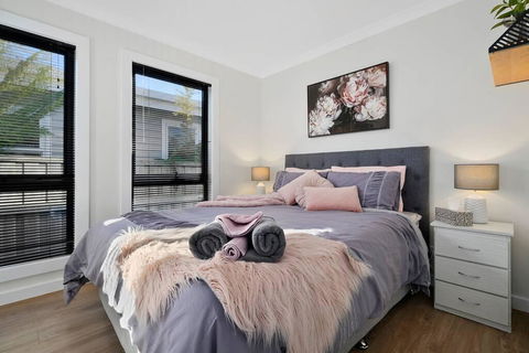 Zoo Villas : Villa Zebra - Central Wynyard - Tourism TAS 3