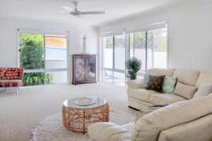 Relax At Bokarina Beach House Walk To Beach Relax By The Pool - Tourism TAS 5
