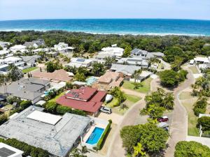 Relax At Bokarina Beach House Walk To Beach Relax By The Pool - Tourism TAS 4