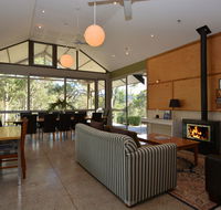 Elfin Hill Vineyard Accommodation - Hobart Tourism