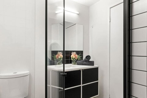 A 2 Bed 3min To Melbourne Central With Parking - Tourism TAS 1