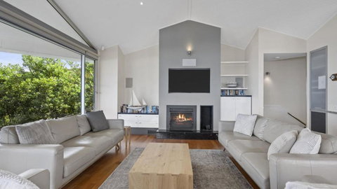 A Beachside Getaway - 8 - Tourism TAS 1