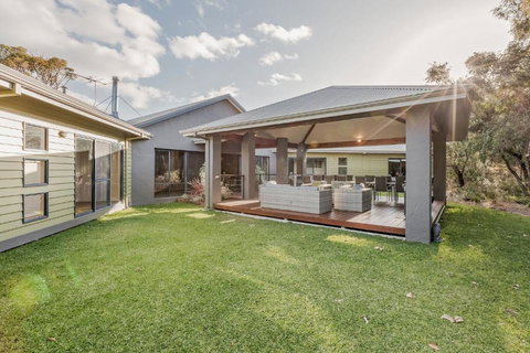 A Bush Utopia - Tourism TAS 1