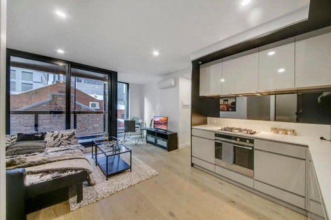 A Comfy 2BR Apt 5-Min Walk To Melbourne Central - Tourism TAS 2