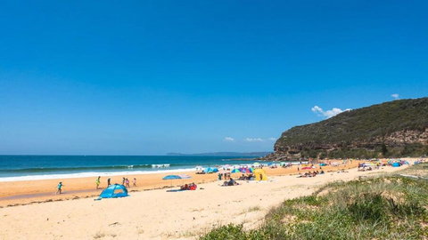 A Grand Beach Retreat - Hobart Tourism 4