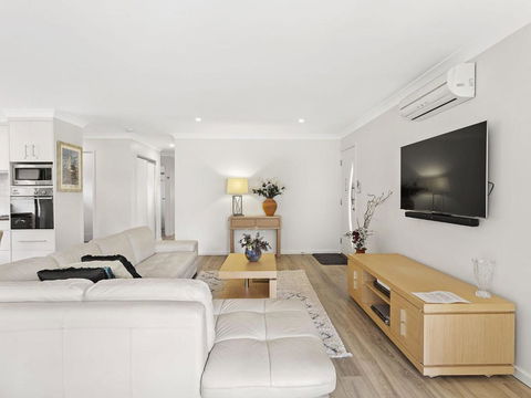 A Homely House 6 Mistral Close - Hobart Tourism 3