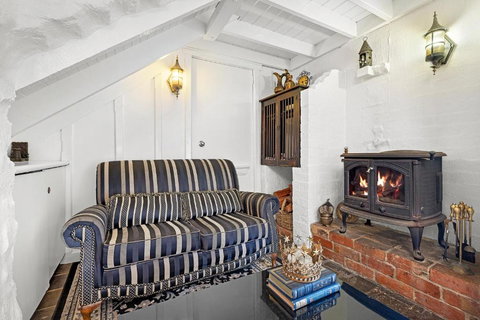 A Loft In The Mill Boutique Accommodation - Tourism TAS 4